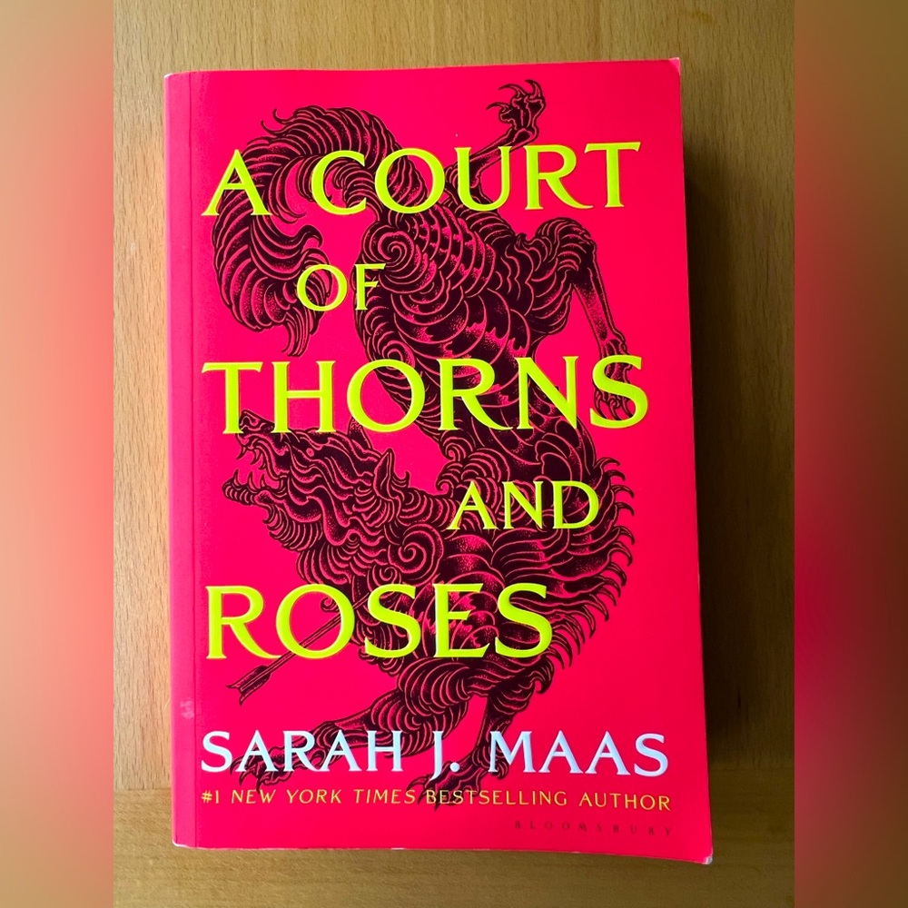 A Court of Thorns and Roses by Sarah J Maas book